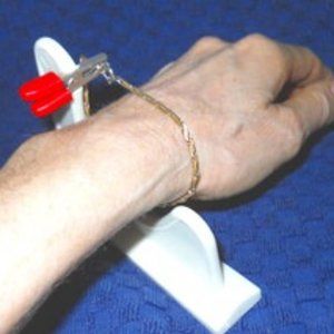 Bracelet Buddy Fastener